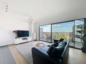 Louise/Châtelain: Superbe appartement + terrasse