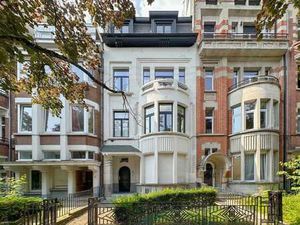 Parc Duden: Bel immeuble de rapport 3 unités + 2 garages