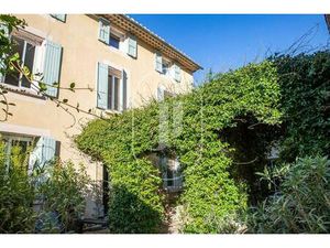 Maison de caractère avec vue à vendre au coeur de Sablet