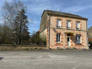 Maison de maître sur 76 ares avec dépendance de 150m² au sol