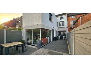 Charmant herenhuis met 5 slaapkamers te koop in Hasselt
