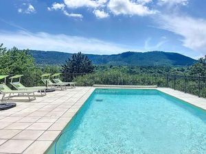 Vente immeuble 351 m² Bagnols-en-Forêt (83600)