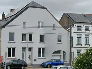 Maison d'environ 350m²  6 ch.  panneaux photov. Ligny