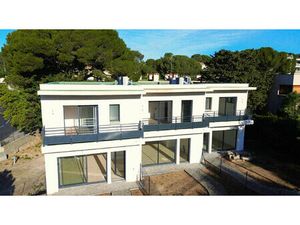 Vente maison 5 pièces 90 m² Saint-Raphaël (83700)