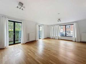 Messidor/Brugmann : Beau rez-de-chaussée avec jardinet