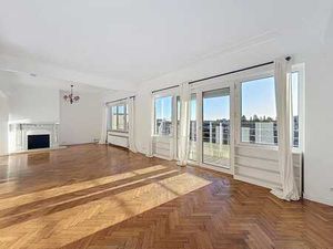 Général Jacques: Superbe penthouse 3ch + terrasses + parking