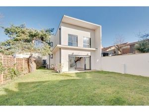 Vente maison 7 pièces 220 m² Suresnes (92150)