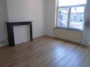 Bel appartement spacieux proche de la gare à Huy