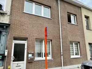 Immeuble de placement bien situé  comprenant 2 appartements.