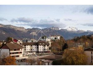 Appartement T3/4 en étage élevé + garage