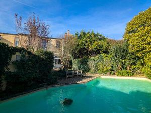 Maison 5 chambres  piscine  garage fermé