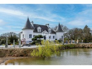 DEMEURE - LA CHEVROLIERE - 410M² - PARC 23 000M²