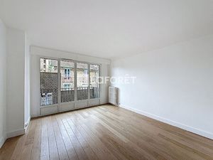 Appartement Courbevoie 3 pièces meublées 56.69 m²