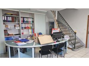 Local professionnel au centre de Brindas