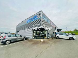 A LOUER : LE VAL SAINT PERE - LOCAL COMMERCIAL - 210 m² environ