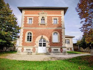 Vente maison 19 pièces 470 m² Crépy-en-Valois (60800)