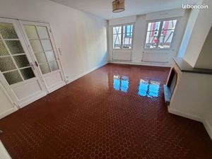 T3 proche marché et parkings au centre ville