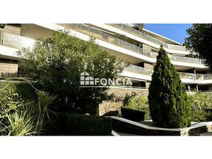 Luxe discret et terrasse sans vis-à-vis : T2 rare au sein d'une résidence Helenis