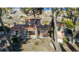 A VENDRE MAISON F5 DE 177 m² AVEC DEPENDANCE A LA COURONNE