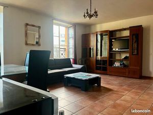 Bel appartement 2/3 pièces Paris 3eme