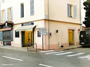 Emplacement n°1 Local 78 m² RDC + grande cave