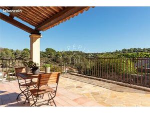 Maison 6 pièces 265 m²