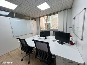 Bureau privé 4 postes équipé  modulable  calme