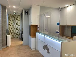 Local commercial 157 m² PARIS