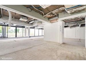 Bureaux 233 m²