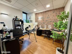 Bureau 120 m²