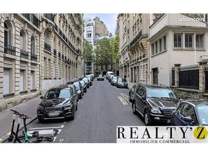 Local commercial 924 m²