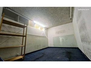 Local commercial 51 m² Paris