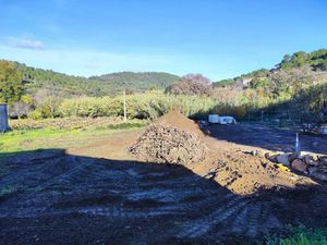 Vente terrain 643 m² à Pierrefeu-du-Var (83390)  185 000 €