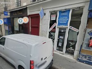 Vente de murs commerciaux de 95M² au 9 rue de Turenne à Paris