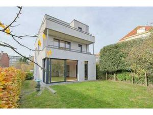 Quartier Pêcheries - Magnifique villa avec jardin & garage.