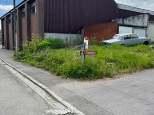 terrain avec 2 garages et projet à Lodelinsart