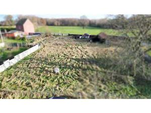 Très beau terrain à bâtir sis à Sirault