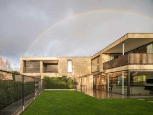 Maison mitoyenne BEN avec jardin de 220 m² et parking