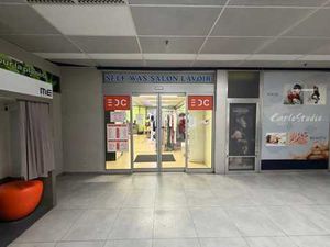 FOND DE COMMERCE - 60M2 - EMPLACEMENT STRATEGIQUE - EVERE