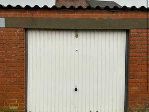 LOCATION D'UN GARAGE FERME