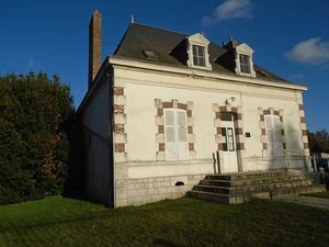 Vente immeuble 6 pièces 130 m² à Cloyes-les-Trois-Rivières (28220)  127 200 €