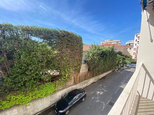 Appartement Antibes 3 pièce(s) 58.54 m2