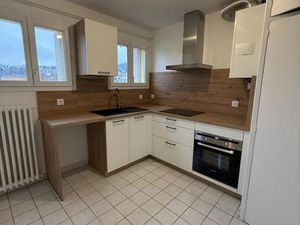 REF 921 -34 BD DE LA REPUBLIQUE - F3/F4 au 6ème étage gauche