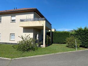 Joli F2 en rez de jardin  garage & parking privé