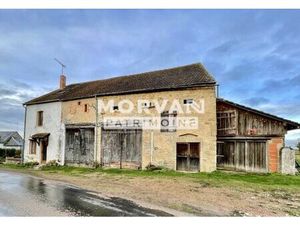 Maison avec dépendances et terrain