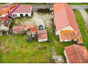 Maison à rénover avec atelier  grange et dépendances – Chemilly (03)