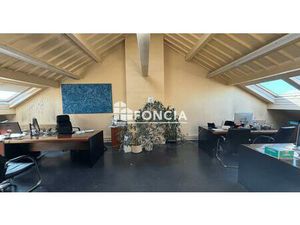 BUREAUX PLEIN CENTRE VILLE - RER A - PARKINGS PRIVES