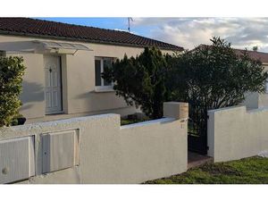 Location maison  m² T-4 à Royan  1 120 €