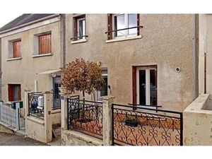 Location maison  m² T-3 à Saint-Cyr-sur-Morin  702 €