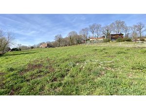 GRAND TERRAIN exposé SUD  non viabiisé